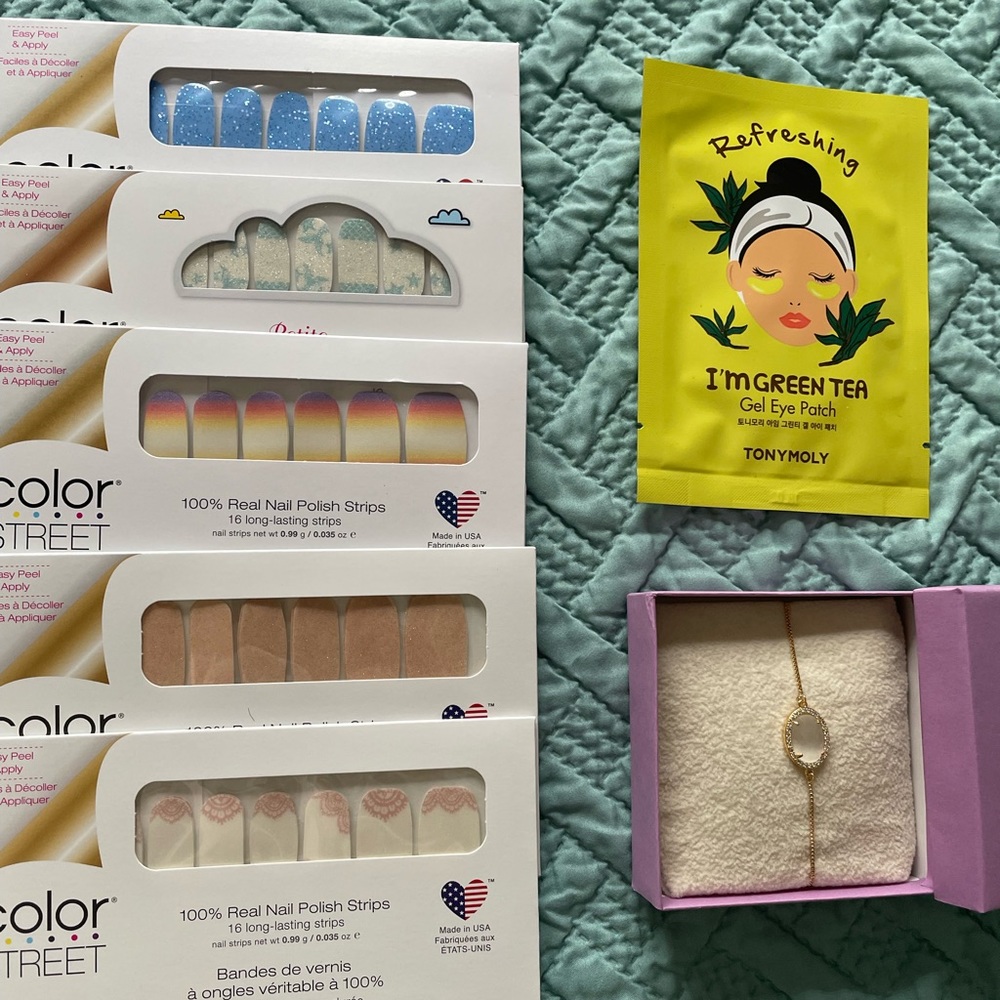 Colorstreet bundle and freebies !